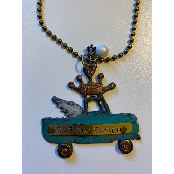 Dirt Road Darlin Rustic Necklace - Picture 2 of 3